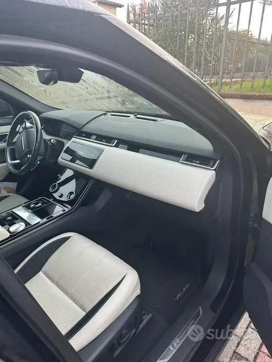 Land Rover Range Rover Velar 2020 photo 2