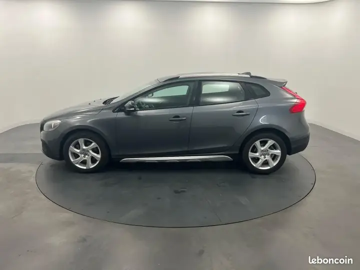Volvo V40 Cross Country 2014 photo 2