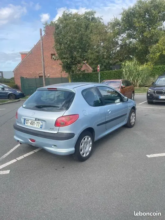 Peugeot 206 2004 photo 2