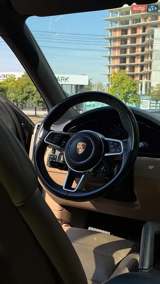 Porsche Cayenne 2021 photo 2