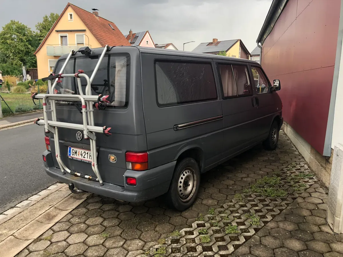 Volkswagen T4 1999 photo 2