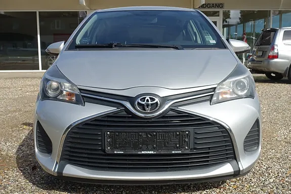 Toyota Yaris 2015 photo 4
