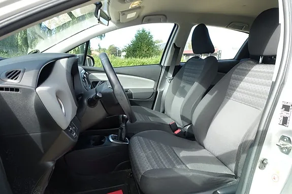 Toyota Yaris 2015 photo 3