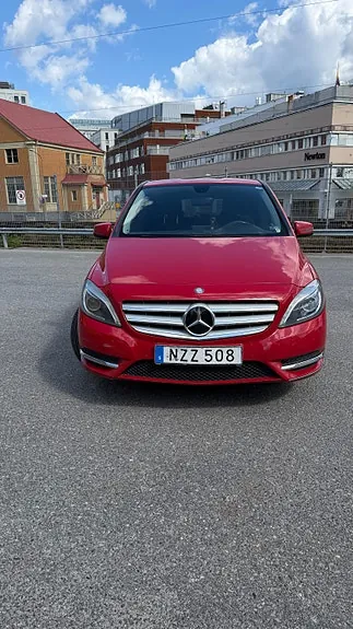 Mercedes-Benz B180 2013 photo 2