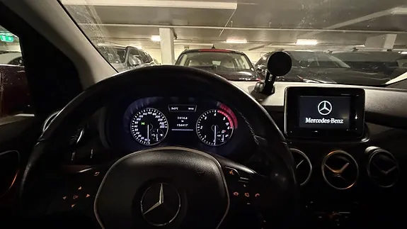 Mercedes-Benz B180 2013 photo 5