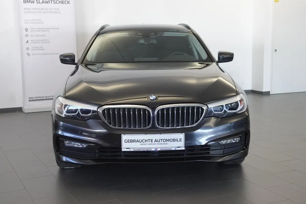 BMW 5 Series 2018 photo 2