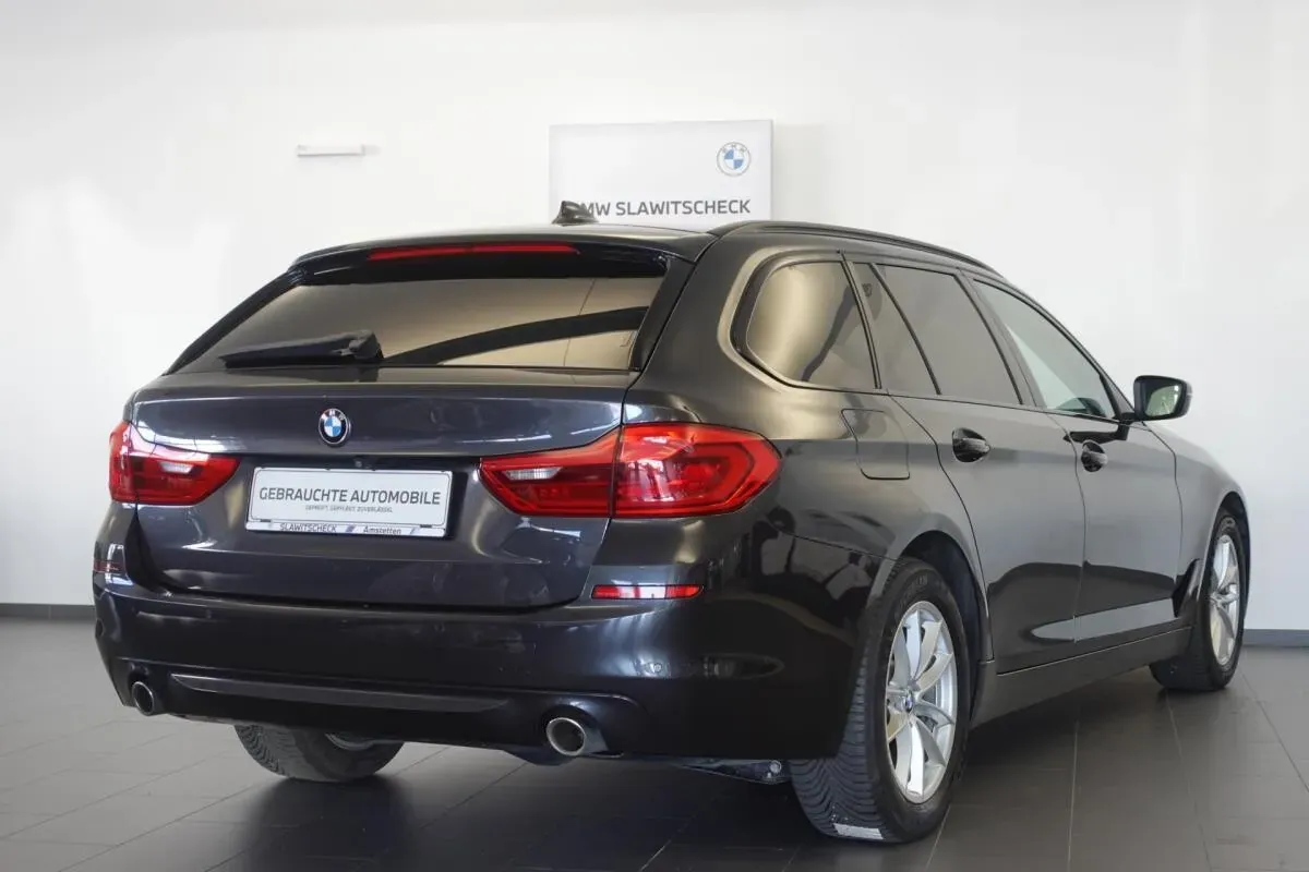 BMW 5 Series 2018 photo 3