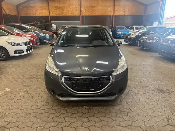 Peugeot 208 2014 photo 2