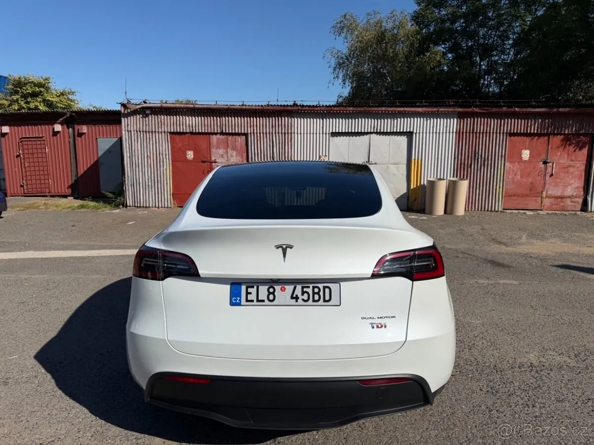 Tesla Model Y 2023 photo 5