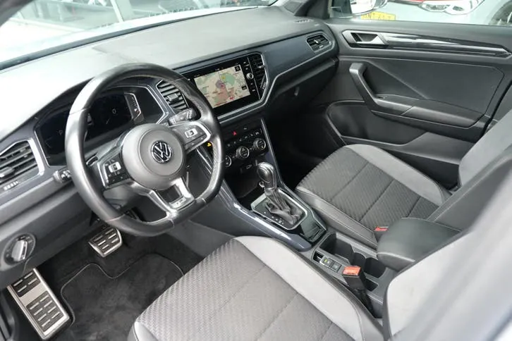 Volkswagen T-Roc 2018 photo 2