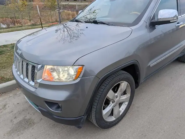 Jeep Grand Cherokee 2012 photo 2