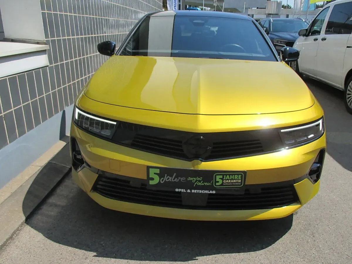Opel Astra 2023 photo 3