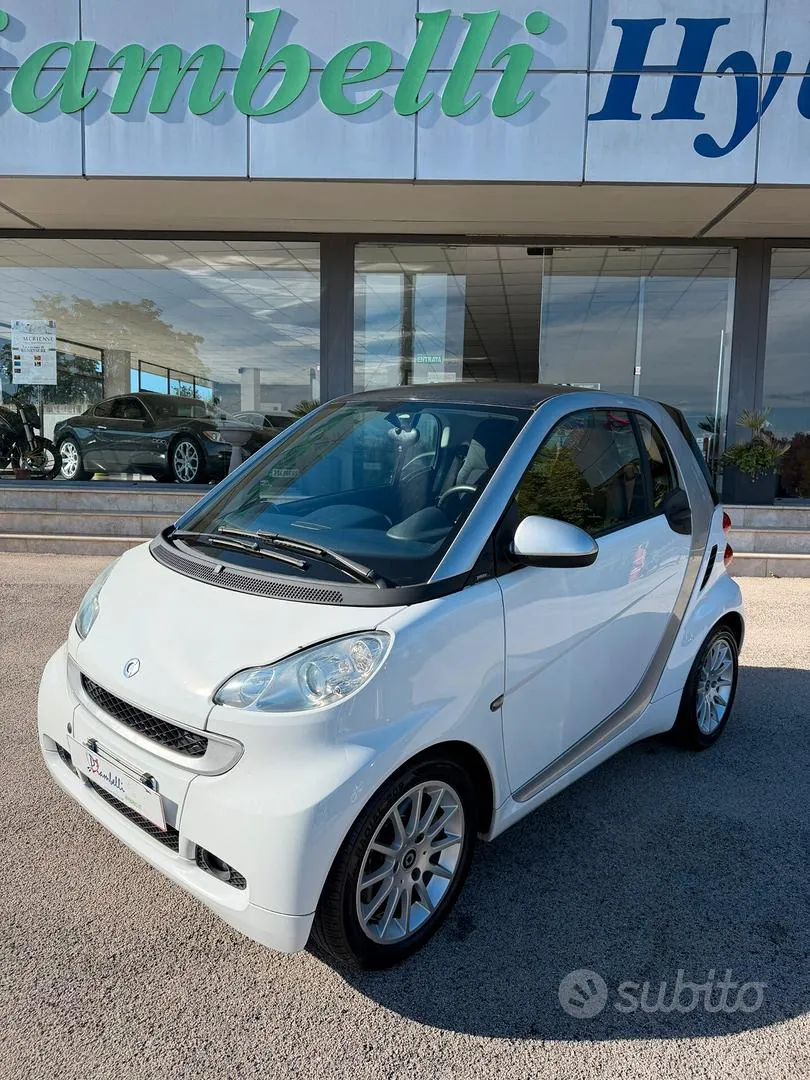 Smart Fortwo 2011 photo 2