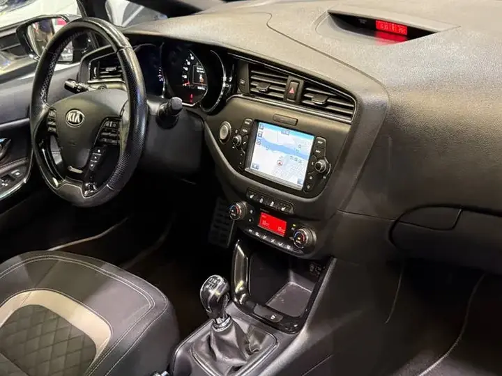 Kia Ceed 2016 photo 2