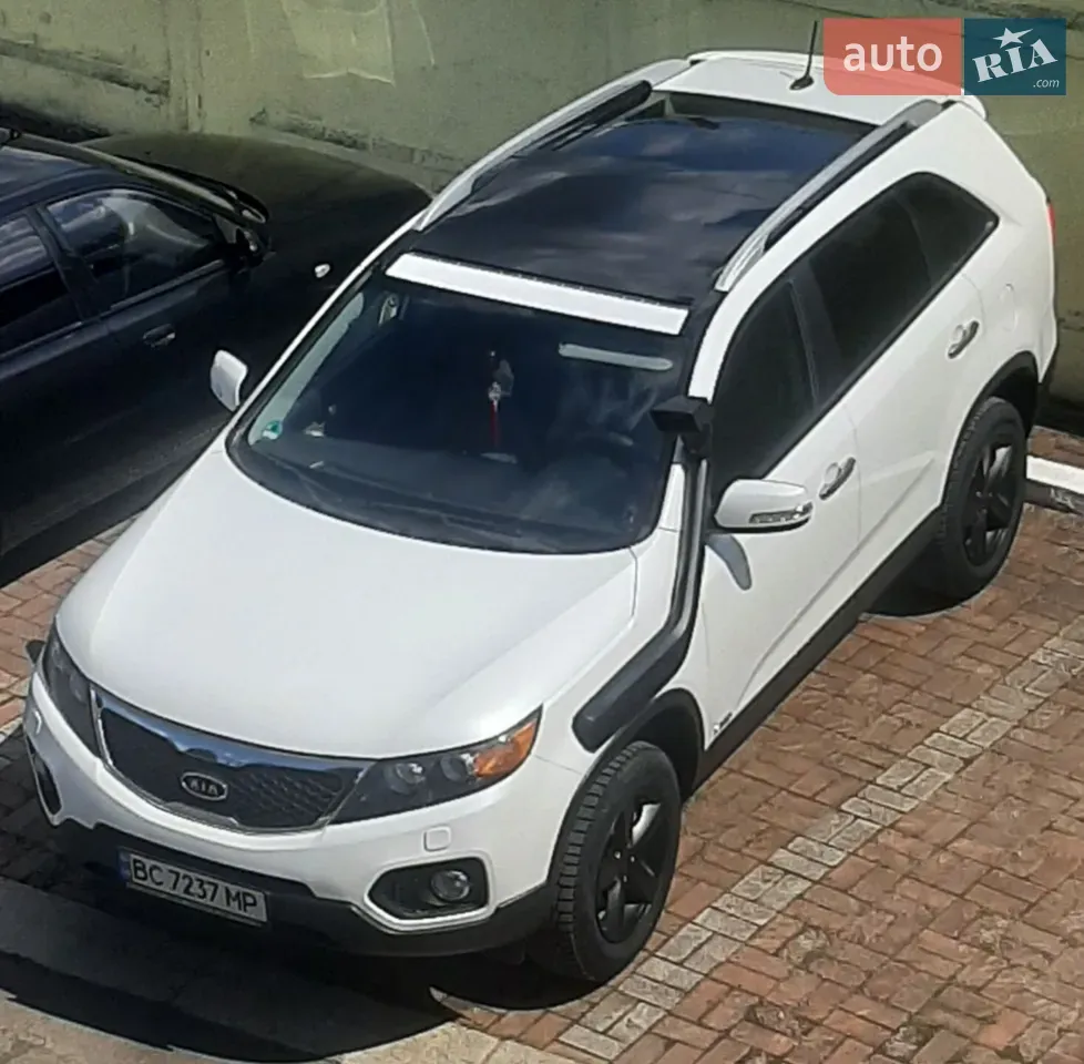 Kia Sorento 2011 photo 2