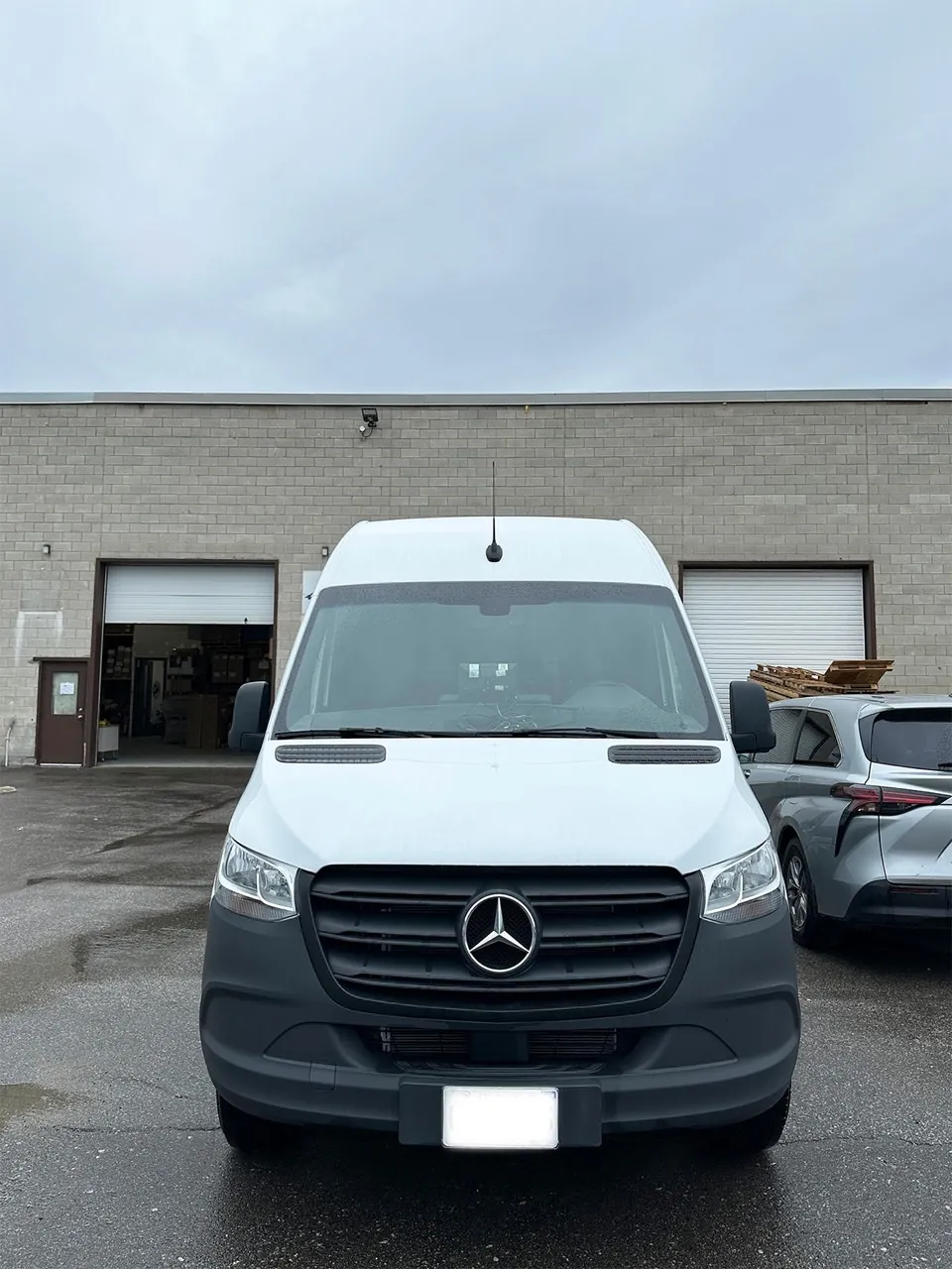Mercedes-Benz Sprinter Van 2024 photo 4