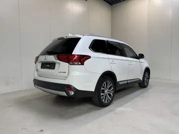 Mitsubishi Outlander 2018 photo 3