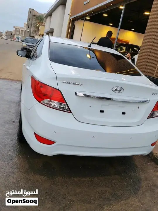 Hyundai Accent 2012 photo 2