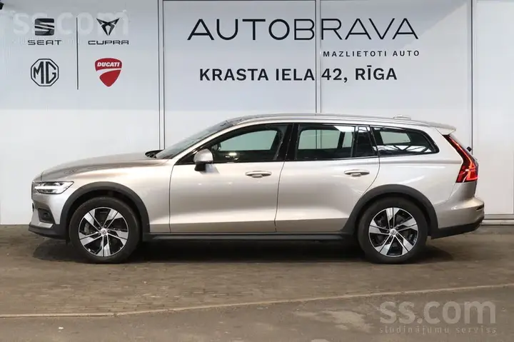 Volvo V60 2024 photo 4