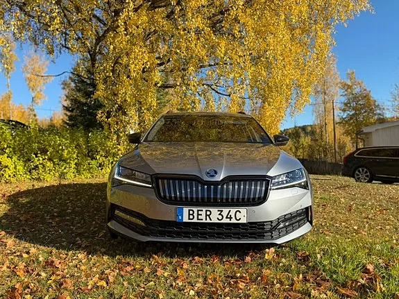 Skoda Superb 2021 photo 2