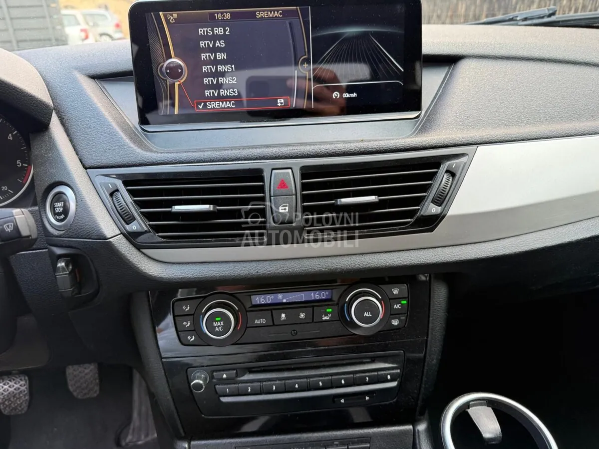 BMW X1 2012 photo 2