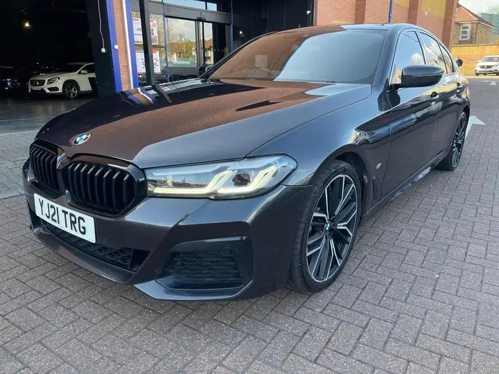 BMW 5 Series 2021 photo 3
