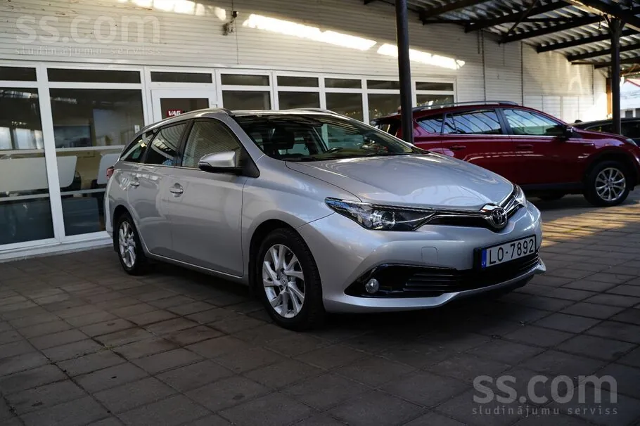 Toyota Auris 2018 photo 5