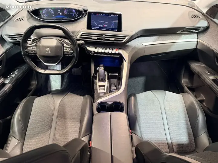 Peugeot 3008 2019 photo 3