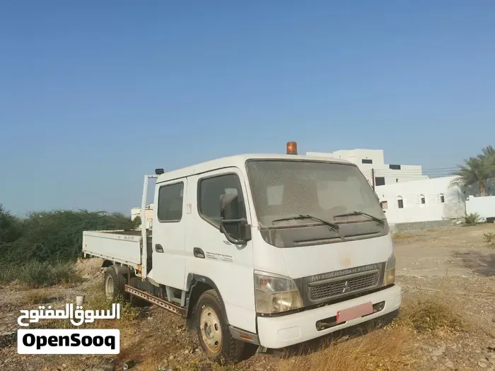 Mitsubishi Fuso Canter 2015 photo 2