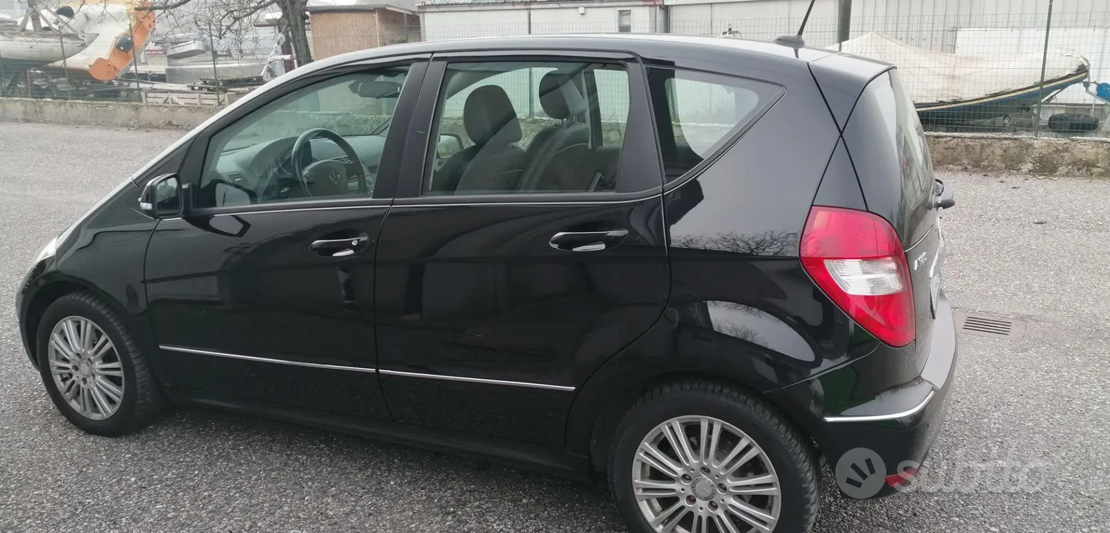 Mercedes-Benz A 2011 photo 2