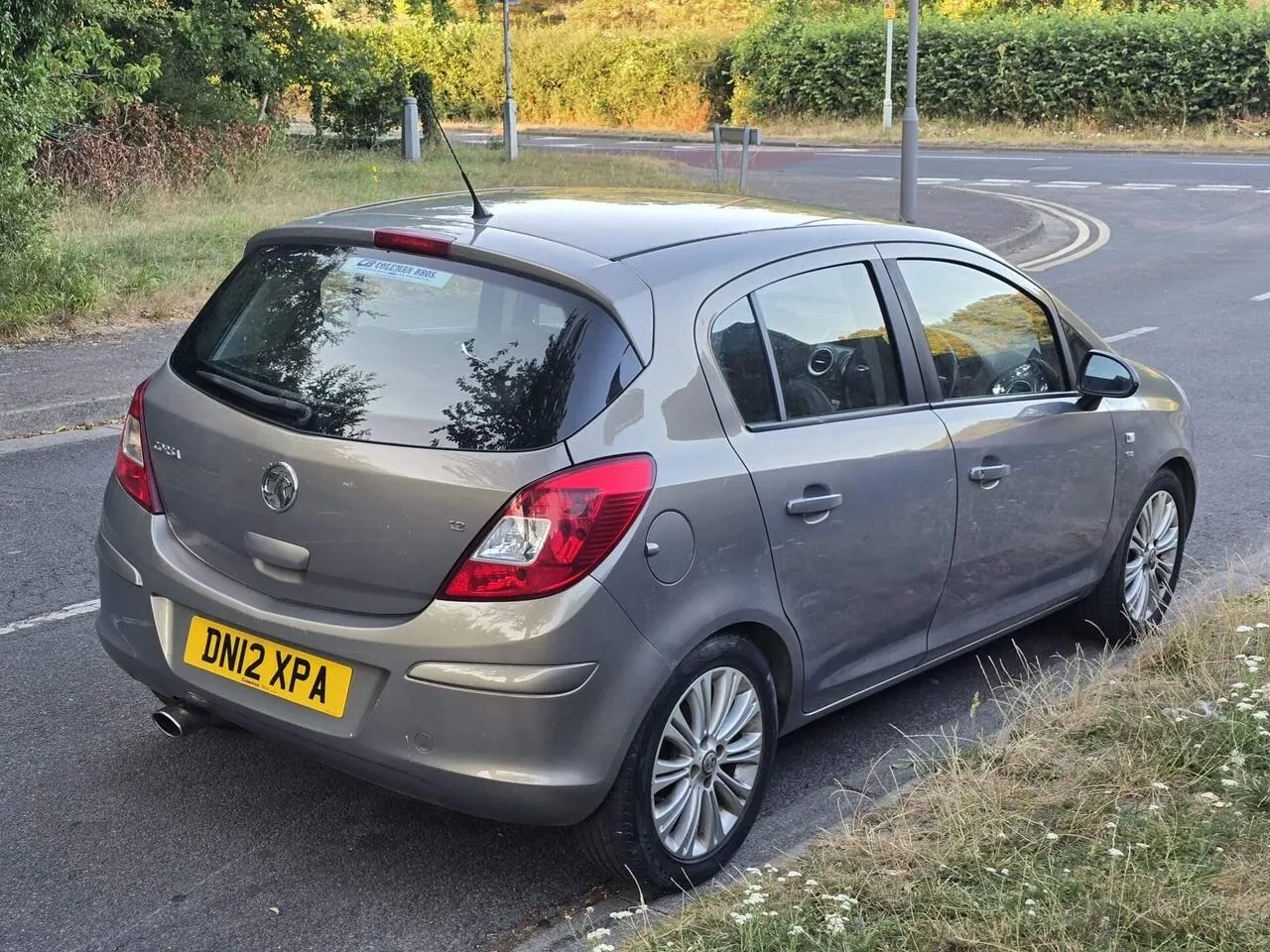Vauxhall Corsa 2012 photo 2