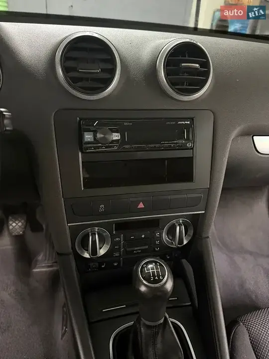 Audi A3 Sportback 2010 photo 5