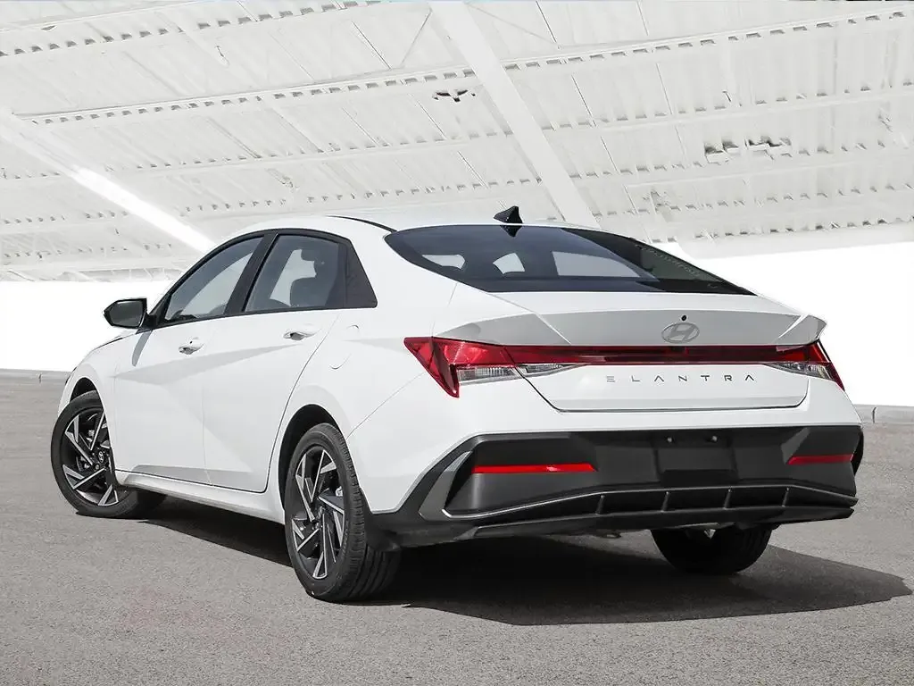 Hyundai Elantra 2026 photo 4