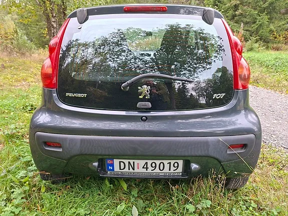 Peugeot 107 2010 photo 4