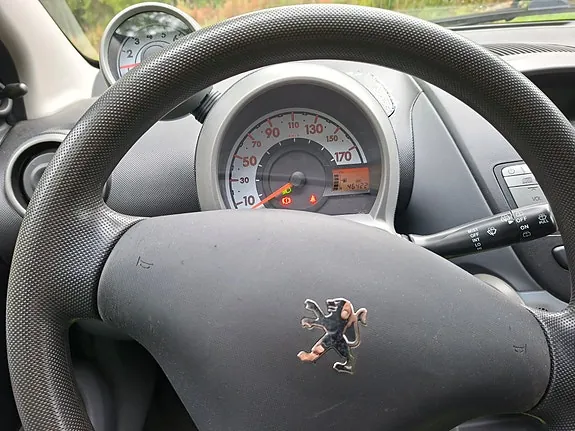 Peugeot 107 2010 photo 5