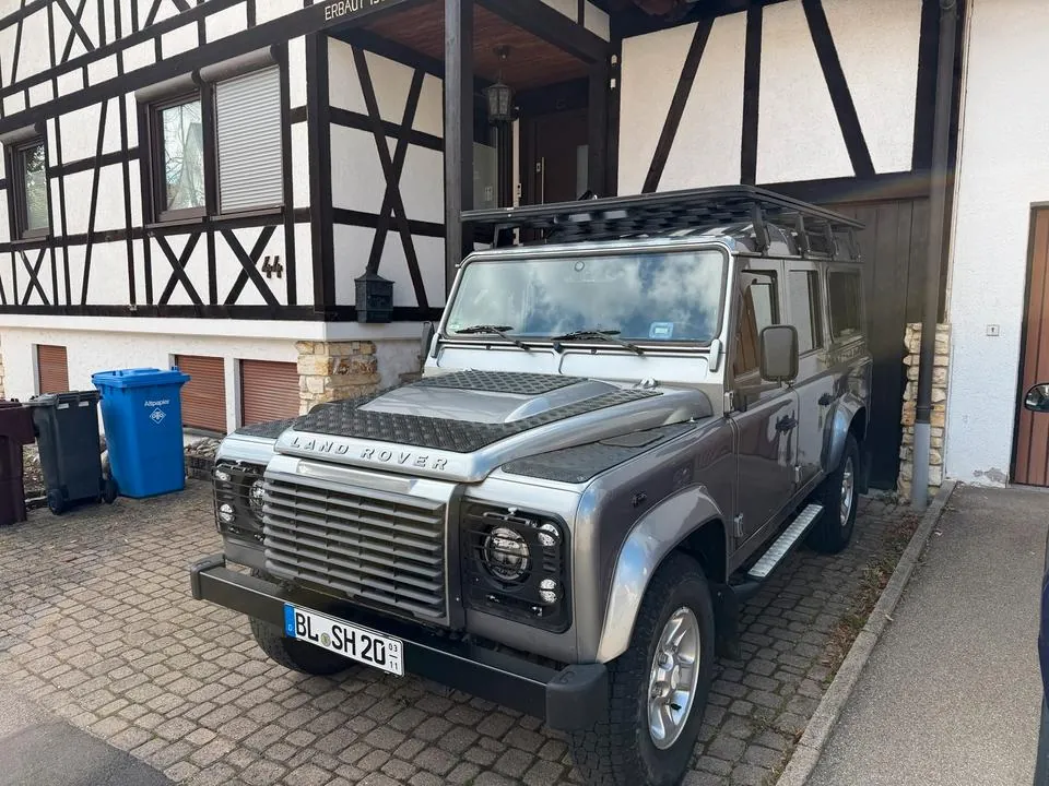 Land Rover Defender