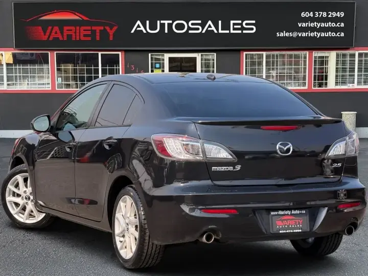 Mazda Mazda3 2013 photo 3