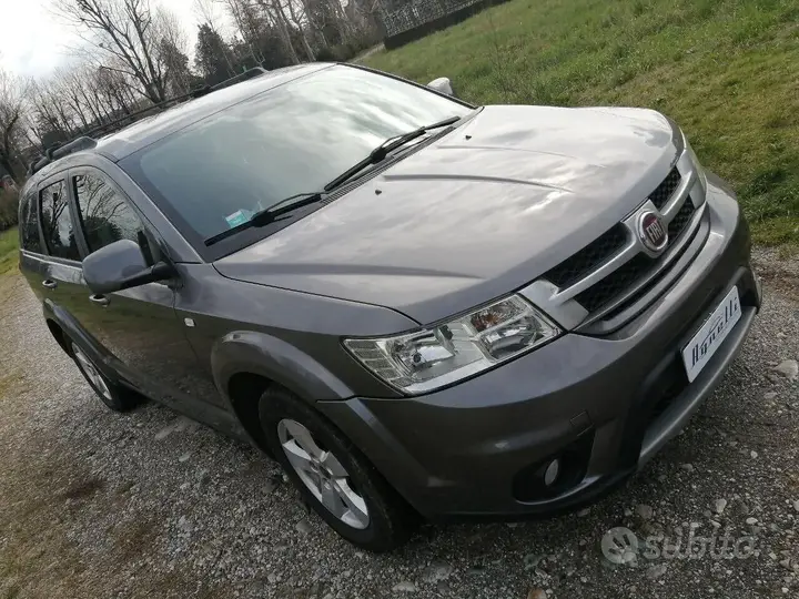 Fiat Freemont 2011 photo 5