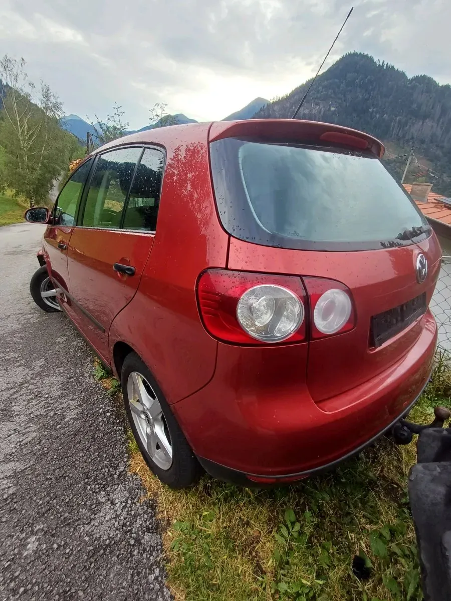 Volkswagen Golf 2005 photo 2