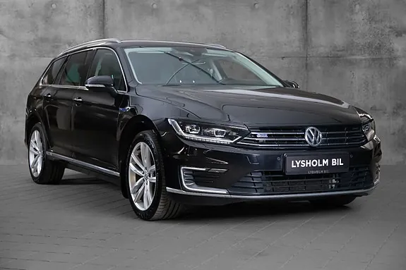 Volkswagen Passat 2018 photo 2