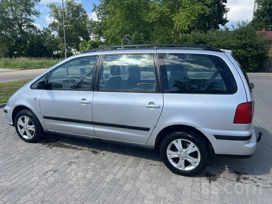 Seat Alhambra 2008 photo 2