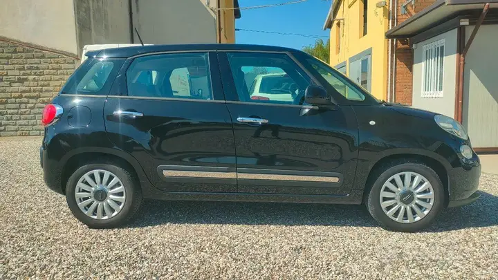 Fiat 500L 2016 photo 2