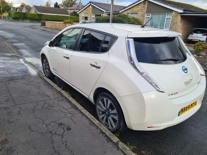 Nissan Leaf 2014 photo 3