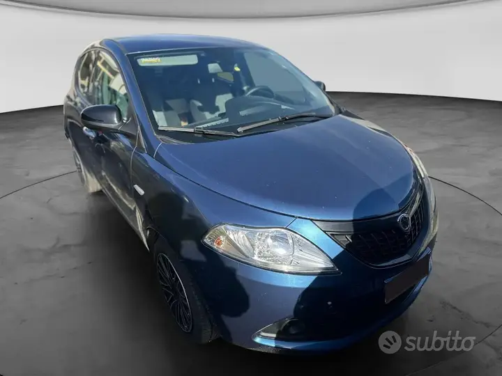 Lancia Ypsilon 2023 photo 2