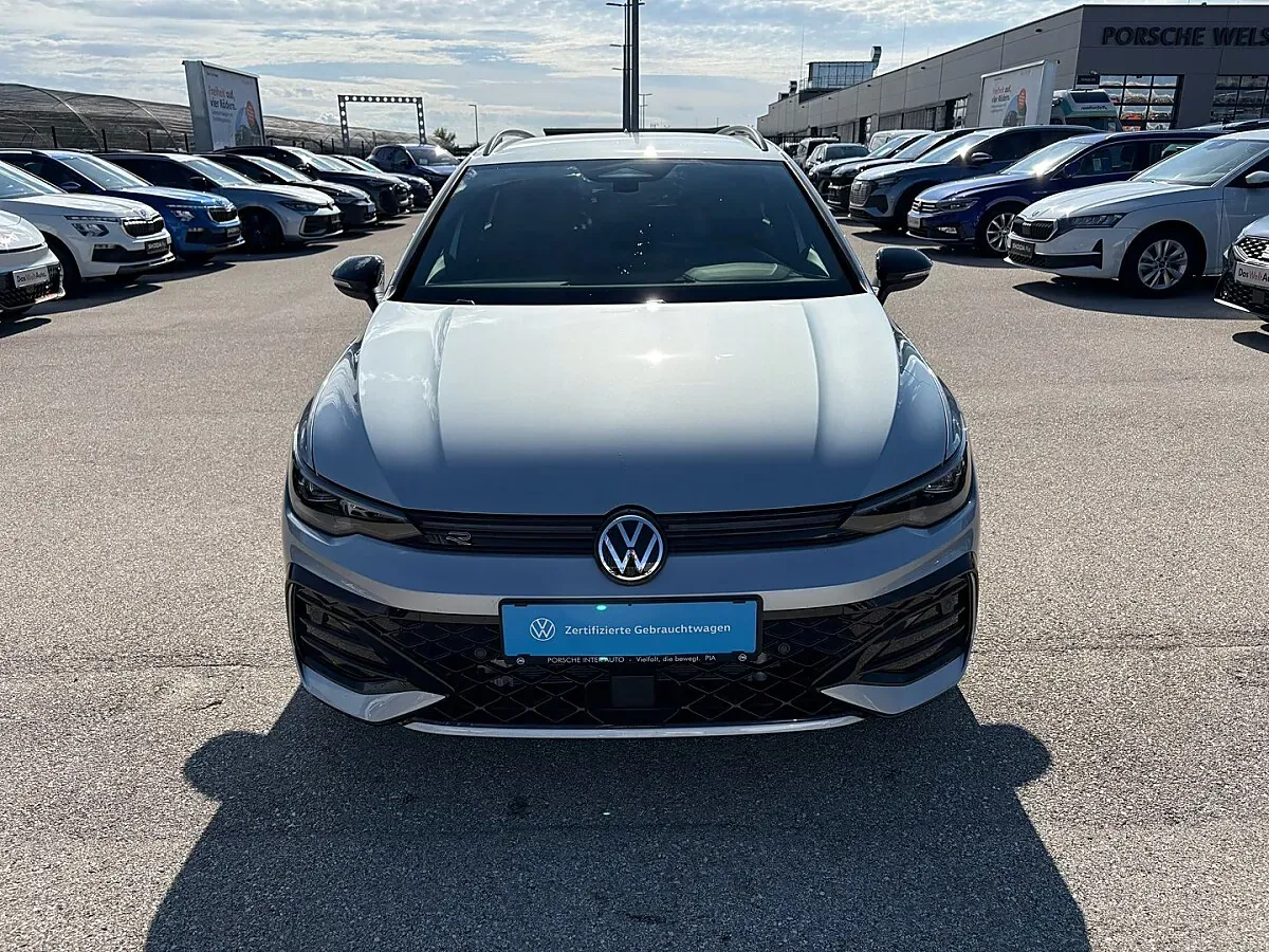 Volkswagen Golf 2026 photo 2