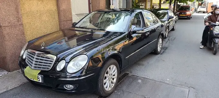 Mercedes-Benz E-Class 2007 photo 2