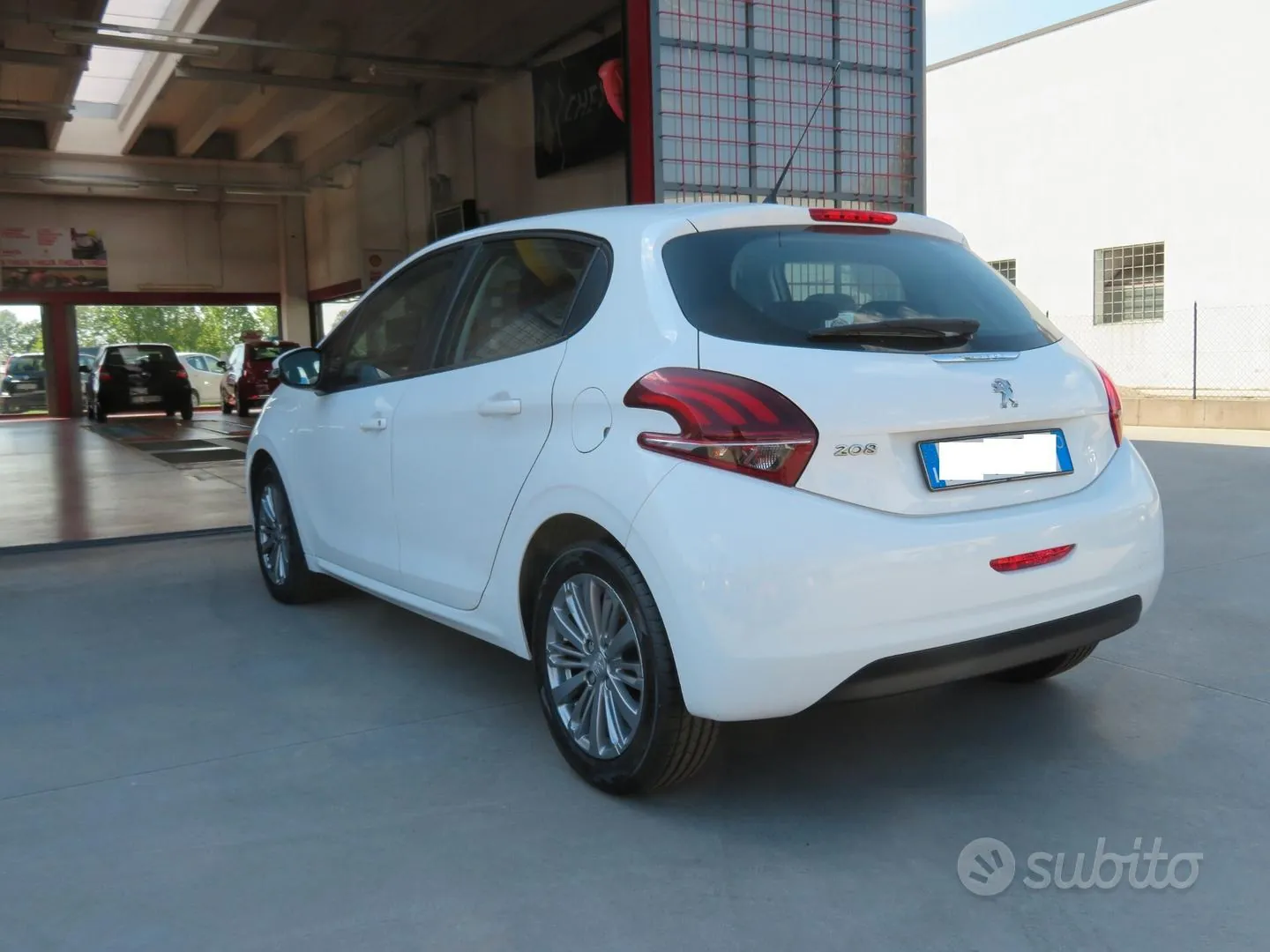 Peugeot 208 2017 photo 3