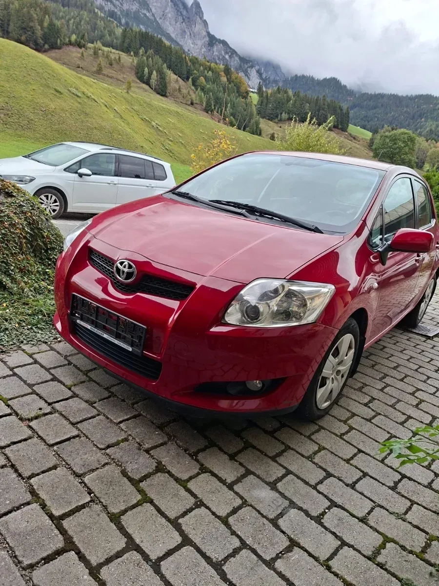 Toyota Auris 2009 photo 3