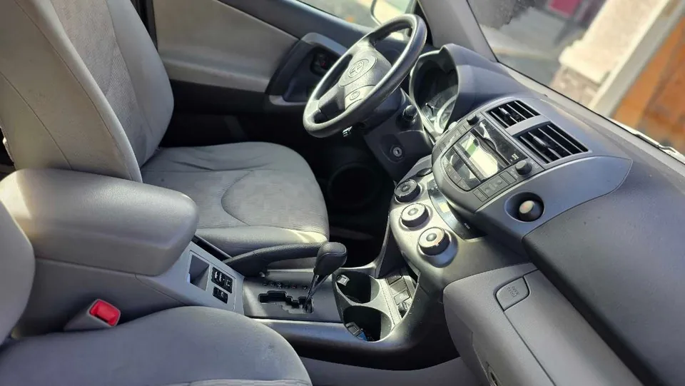 Toyota Rav4 2011 photo 3
