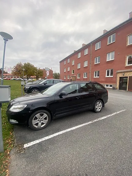 Skoda Octavia 2011 photo 2